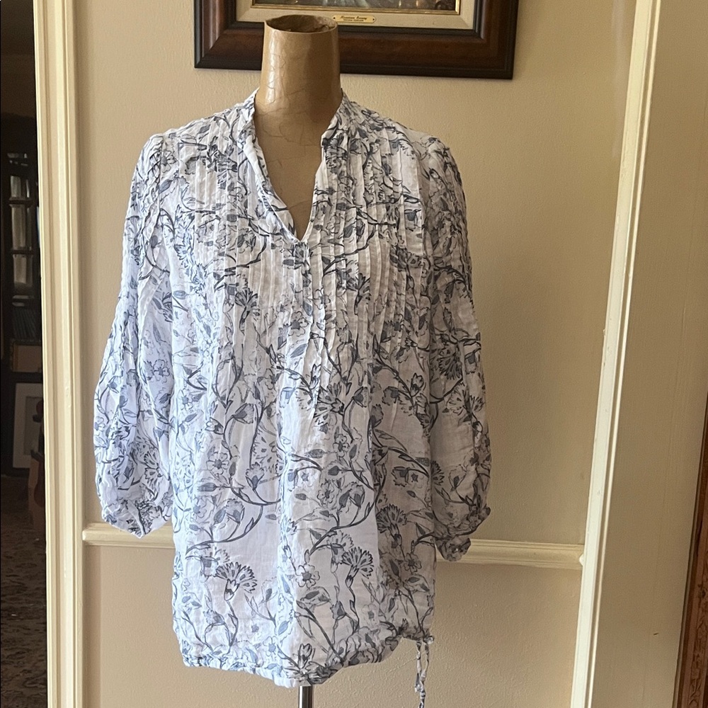 120% Lino Chic Floral Women's Blouse - White and Blue